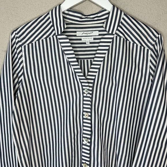 Foxcroft NYC Heritage Non Iron Grey and White Striped Button Down Shirt Size 12 - Picture 2 of 10
